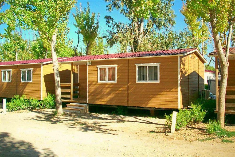 Hotel Oasis Country Park Rugat Exterior foto