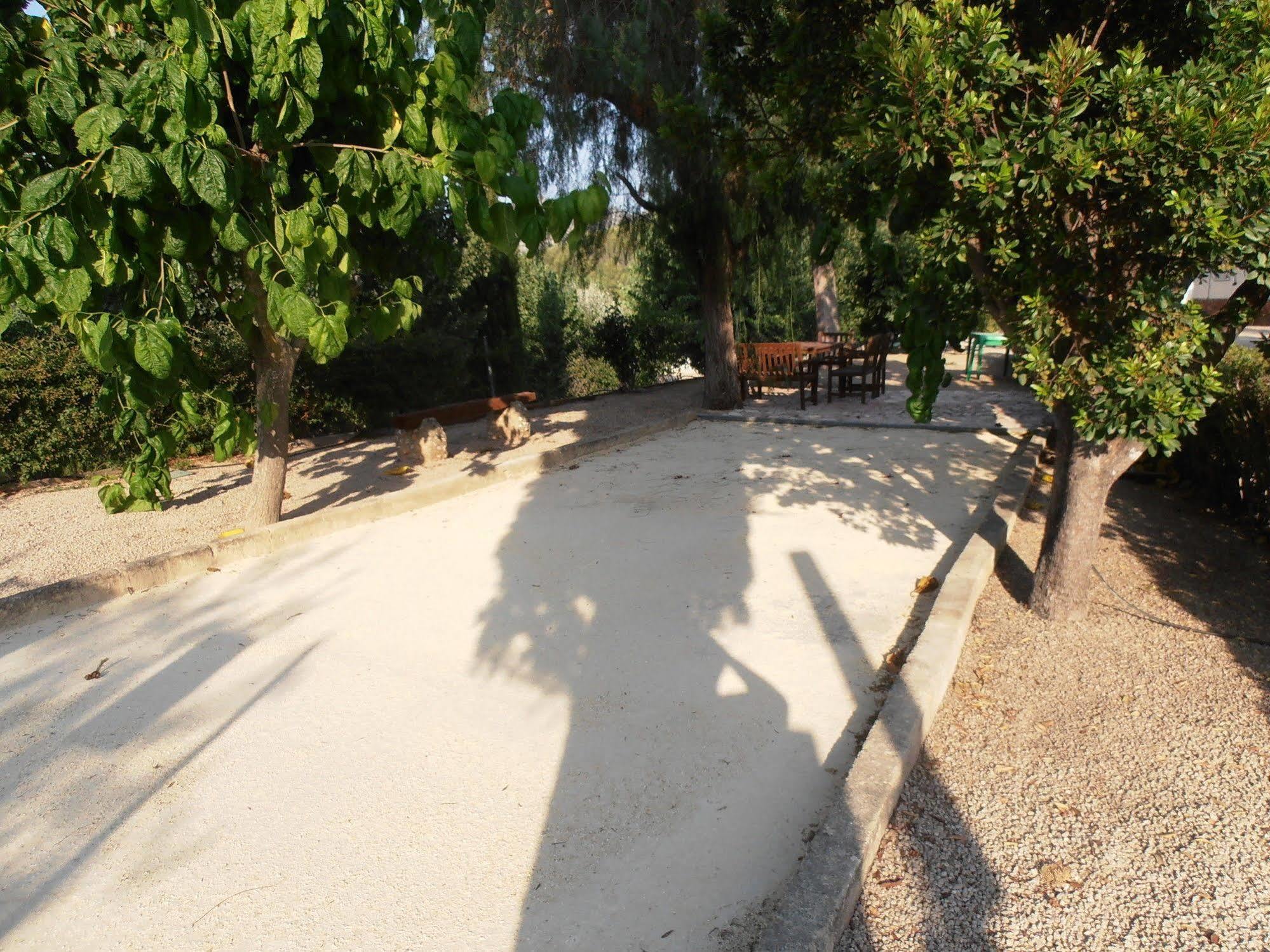 Hotel Oasis Country Park Rugat Exterior foto